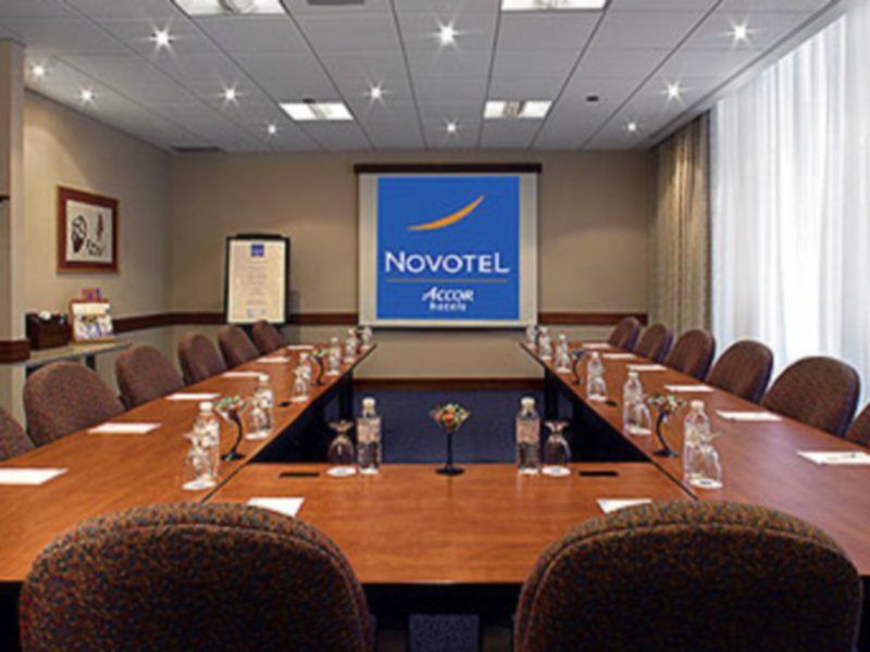 Novotel Toronto North York Exteriör bild